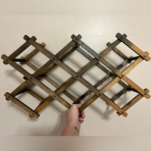 Expandable Accordion Wooden Wine Rack in Antiqued Gold